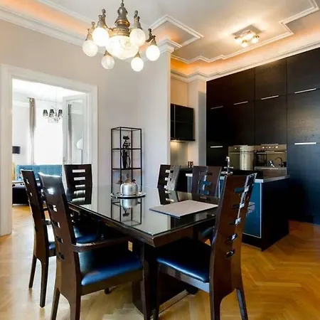 Art Deco Basilica Apartment