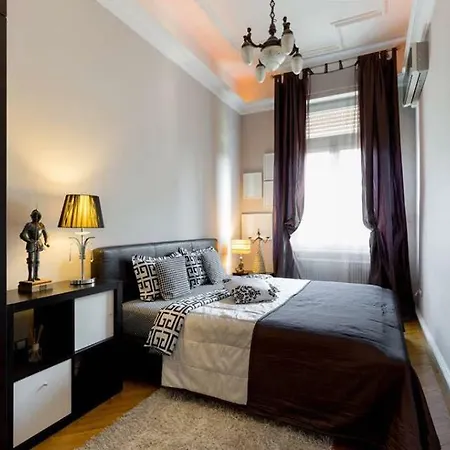 Art Deco Basilica Apartment Budapest